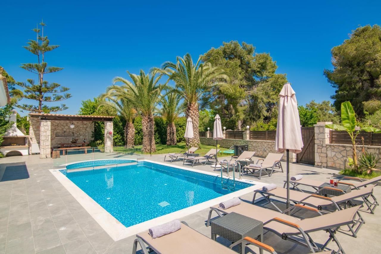 Luxury Villa Vanato & Pool Koukounariá エクステリア 写真