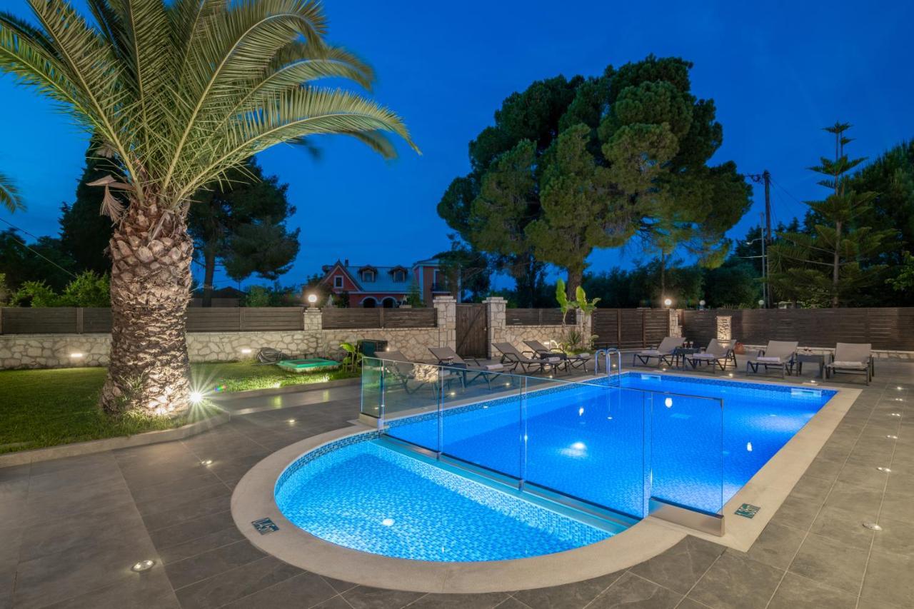Luxury Villa Vanato & Pool Koukounariá エクステリア 写真